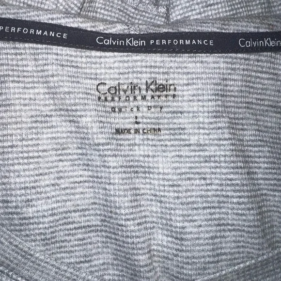 CALVIN KLEIN | PERFORMANCE WAFFLE PULLOVER HOODIE - Picture 9 of 10